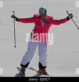 Méribel, Francia. Xix marzo, 2015. Marion Rolland reagisce nella finish area della FIS Coppa del Mondo di Sci Alpino femminile Super-G gara su Marzo 19, 2015 a Méribel, Francia. (Foto di Mitchell Gunn/ESPA/Alamy Live News) Foto Stock