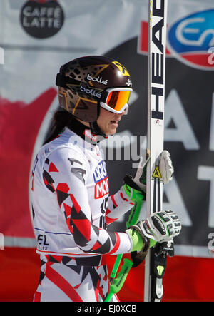 Méribel, Francia. Xix Mar, 2015. Anna Fenninger reagisce nella finish area della FIS Coppa del Mondo di Sci Alpino femminile Super-G gara su Marzo 19, 2015 a Méribel, Francia. Credito: Mitchell Gunn/ESPA/Alamy Live News Foto Stock