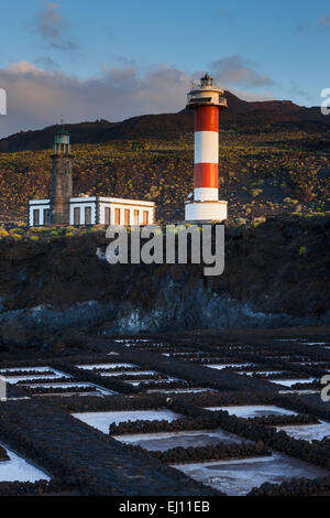 Salinas de Fuencaliente, Spagna, Europa isole canarie La Palma, costa, saline, soluzione salina, produzione di sale, faro, mattina Foto Stock