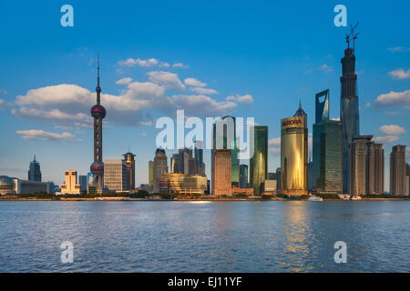 Shanghai Pudong, Cina, Asia, il quartiere degli affari, i blocchi di appartamenti, edifici ad alta, Huangpu, fiume, flusso, Foto Stock