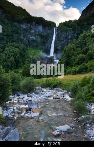 Cascata di Foroglio, Svizzera, Europa, del cantone Ticino, Val Bavona, cascata Foto Stock