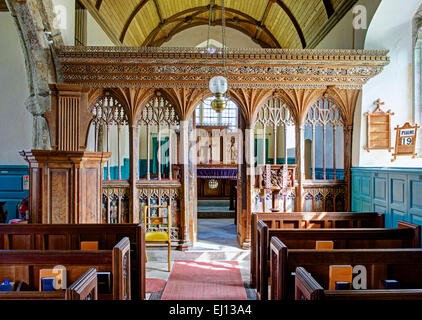 Interno della chiesa di San Pietro, Buckland-nel-Moor, Dartmoor Devon, Inghilterra, Regno Unito Foto Stock
