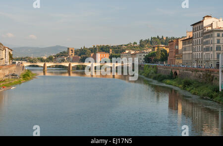 Alle Grazie ponte di Firenze, Italia Foto Stock