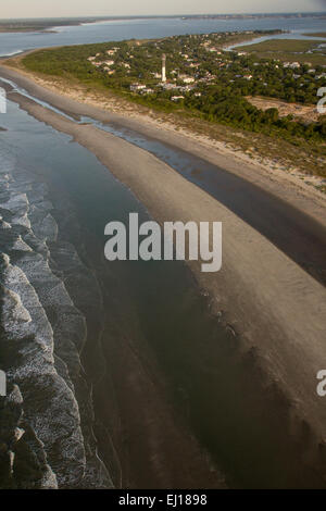 Vista aerea di ville fronte spiaggia su Sullivan's Island in Charleston, Sc Foto Stock