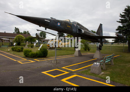 La difesa aerea Museum, adiacente Bagotville Canadian Air Force Base, Saguenay, esplora il Canada militare della storia dell'aviazione. Foto Stock