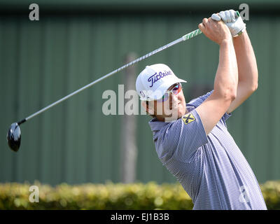 Orlando, FL, Stati Uniti d'America. Xix Mar, 2015. Bernd Wiesberger dell'Austria il 9 tee durante il primo round golf azione di Arnold Palmer Invitational presentato da Mastercard tenutasi a Arnold Palmer il Bay Hill Club & Lodge di Orlando, FL Credito: csm/Alamy Live News Foto Stock