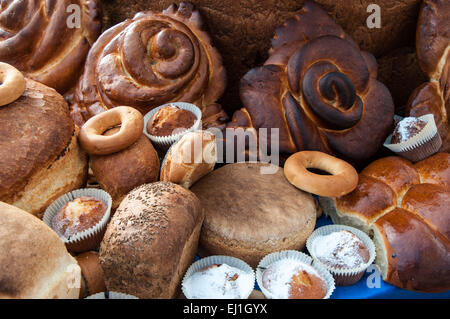 Assortimento di panini dolci prodotti da forno prodotta dall'molto estesa e comprende centinaia di titoli ed è in costante evoluzione Foto Stock