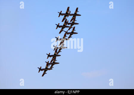 Base aerea militare di Cameri, Italiano team acrobatico "Frecce Tricolori" durante un airshow. Foto Stock