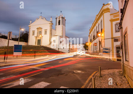 Vista la storica chiesa cristiana del villaggio di Estoi in Portogallo. Foto Stock