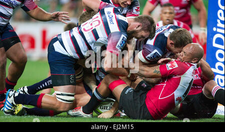 Melbourne, Victoria, Australia. 20 Mar, 2015. Il Melbourne ribelli squadra tenta di mettere la palla giù per una prova durante il 2015 Super Rugby Rd 6 gioco tra i ribelli di Melbourne e il Lions a AAMI Park. Credito: Tom Griffiths/ZUMA filo/Alamy Live News Foto Stock