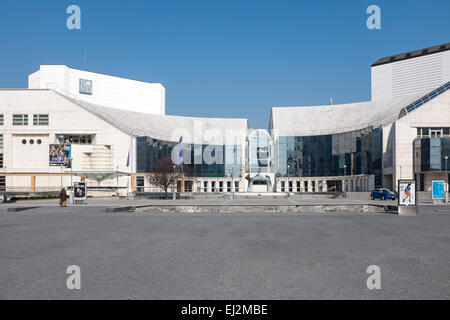 Slovank Teatro Nazionale, Pribinova ulica, Bratislava Foto Stock