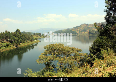 Una chiara visione del Lago Bunyonyi e in Uganda occidentale Foto Stock