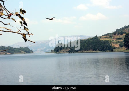 Il lago Bunyonyi e, Africa più profondi del lago del cratere in Uganda occidentale Foto Stock