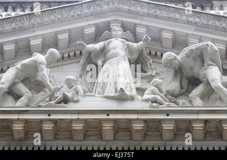 Frontone di NY Stock Exchange, scolpita da John Quincy Adams Ward e Paolo Wayland Bartlett, 1905. Foto Stock