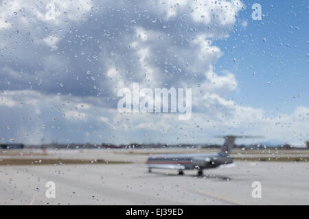 Piogge monsoniche avvicinando l'Aeroporto Internazionale di Albuquerque Sunport dista - Albuquerque, Nuovo Messico, STATI UNITI D'AMERICA Foto Stock