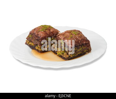 Piastra con bagno turco baklava isolate su sfondo bianco Foto Stock