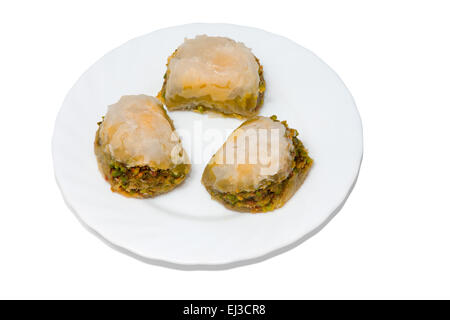 Piastra con bagno turco baklava isolate su sfondo bianco Foto Stock