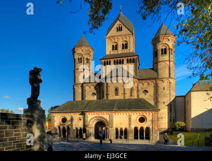 La chiesa abbaziale del monastero benedettino di Maria Laach, Renania-Palatinato, Germania, , in Europa Foto Stock