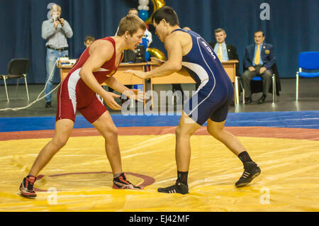 ORENBURG, regione di Orenburg, Russia, 30 ottobre, 2014 anno. All-Russia torneo di wrestling per i premi del Governatore di oren Foto Stock