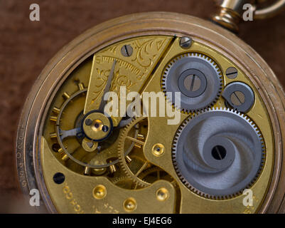 Oro orologio da tasca movimento Foto Stock