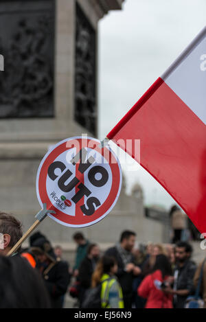 Londra, XXI Marzo 2015 anti-razzismo manifestanti si radunano in Trafalgar Square per un rally dopo una marcia attraverso Londra Foto Stock