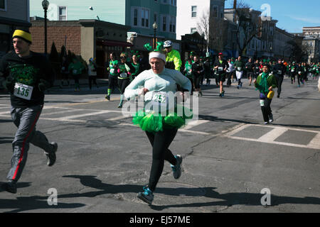 Per chi ama fare jogging, South Boston, il giorno di San Patrizio la gara su strada, South Boston, Massachusetts, STATI UNITI D'AMERICA Foto Stock