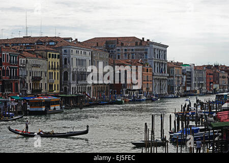 Viste generali delle sedi a Venezia dove si dice che attore di Hollywood George Clooney e la fidanzata, Amal Alamuddin sono sposato entro questo mese con: Ca' Farsetti dove: Venezia, Italia Quando: 15 Set 2014 Foto Stock