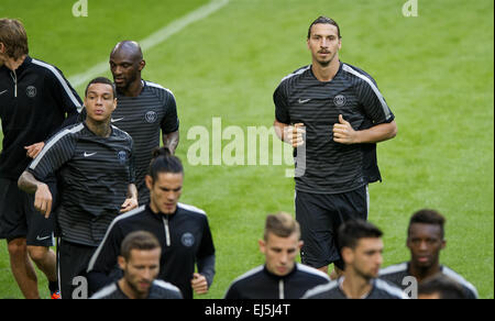 Zlatan Ibrahimovic treni con il suo Paris Saint Germain compagni di squadra presso l'ArenA di Amsterdam prima della UEFA Champions League contro l'Ajax con: Zlatan Ibrahimovic dove: Amsterdam, Paesi Bassi Quando: 16 Set 2014 Foto Stock