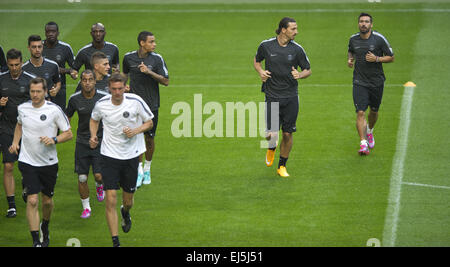 Zlatan Ibrahimovic treni con il suo Paris Saint Germain compagni di squadra presso l'ArenA di Amsterdam prima della UEFA Champions League contro l'Ajax con: Zlatan Ibrahimovic dove: Amsterdam, Paesi Bassi Quando: 16 Set 2014 Foto Stock