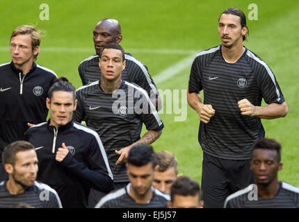 Zlatan Ibrahimovic treni con il suo Paris Saint Germain compagni di squadra presso l'ArenA di Amsterdam prima della UEFA Champions League contro l'Ajax con: Zlatan Ibrahimovic dove: Amsterdam, Paesi Bassi Quando: 16 Set 2014 Foto Stock