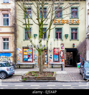 Lichtblick Kino, l'esterno del cinema Lichtblick, il piccolo vecchio cinema e la sala giochi con 24 posti a sedere, Kastanienallee 77, Berlino Foto Stock