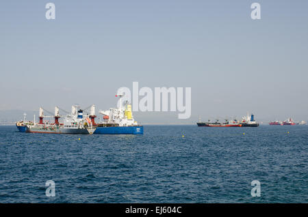 Bunkering nella baia di Gibilterra Foto Stock