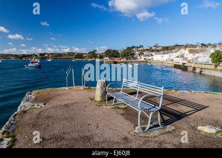 Il villaggio costiero di lavaggio sul fiume Penryn, parte di Carrick strade Cornwall Inghilterra UK Europa Foto Stock