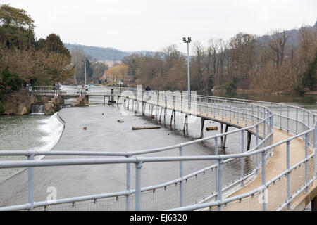 Hambleden Lock sul fiume Tamigi, Inghilterra Foto Stock