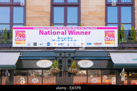 Il Quayside Café pesce e patatine a Whitby, nazionale da asporto vincitore del Premio 2014 Foto Stock