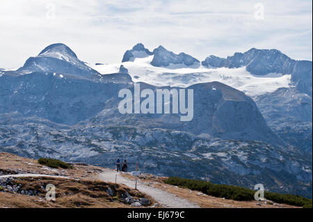 Herbst am Krippenstein mit Dachstein und Hallstätter Gletscher Foto Stock