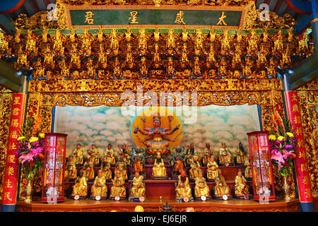 Altare nel Tempio Guangong, lo stato tempio del Dio marziali, Tainan, Taiwan Foto Stock