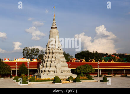 Stupa, Palazzo Reale di Phnom Penh, Cambogia Foto Stock