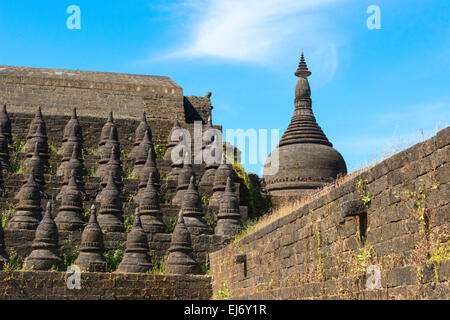 Tempio Kothaung (Santuario di 90.000 immagini), Mrauk-U, Stato di Rakhine, Myanmar Foto Stock