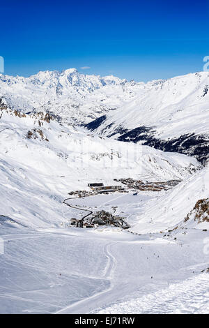 Llandscape e località sciistica nelle Alpi Francesi,Tignes, Le Clavet, Tarentaise, Francia Foto Stock