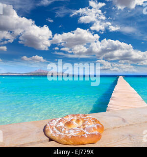 Maiorca Platja de muro Beach nella Baia di Alcudia in Mallorca ensaimada per montaggio di foto Foto Stock