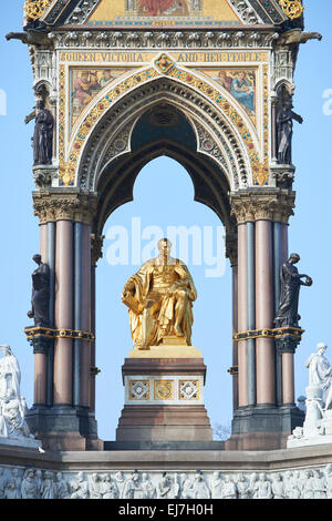 Dettaglio di Albert Memorial, a Kensington Gardens a Londra. Il monumento è stato commissionato dalla regina Victoria Foto Stock