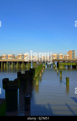 Il molo di muschio, fiume Thames Estuary, Woolwich, London, Regno Unito Foto Stock