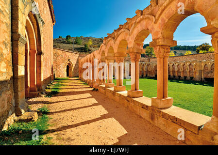 Spanien, Castilla-León: Medievale chiostro del Monastero di San Juan de Duero Foto Stock