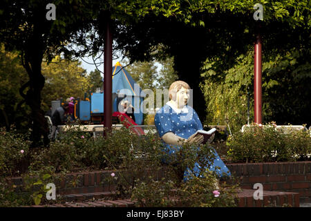 Sulptur gente giornaliere Gevelsberg, Germania Foto Stock