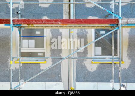 La facciata della casa isolata con pannelli isolanti Foto Stock