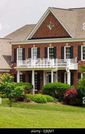 Ingresso unico grande casa di famiglia Foto Stock