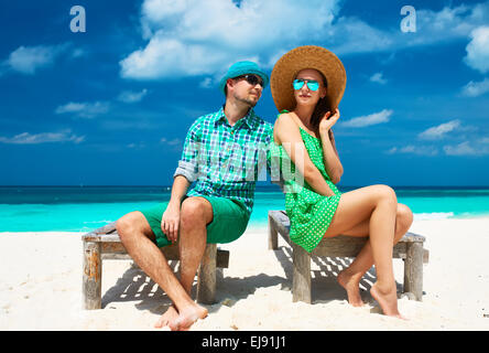 Matura in verde su una spiaggia di Maldive Foto Stock