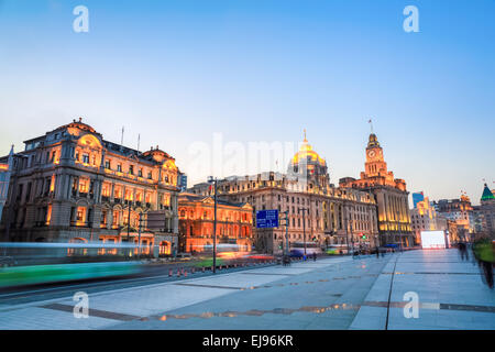 Il Bund di Shanghai al crepuscolo Foto Stock
