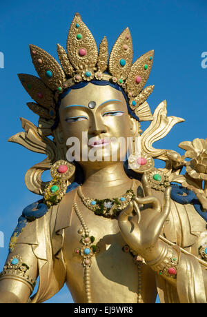 La guarigione Tara statua a Kagyu Samye Ling monastero. Vittorio Veneto, Langholm, Dumfries Scozia Scotland Foto Stock